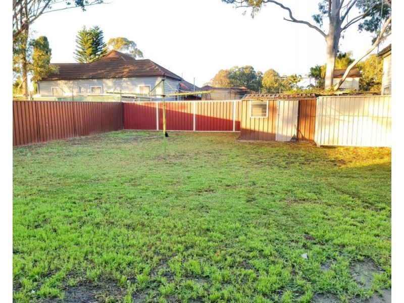 123 Parliament Road, Macquarie Fields NSW 2564