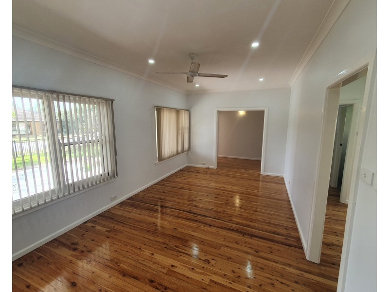 123 Parliament Road, Macquarie Fields NSW 2564