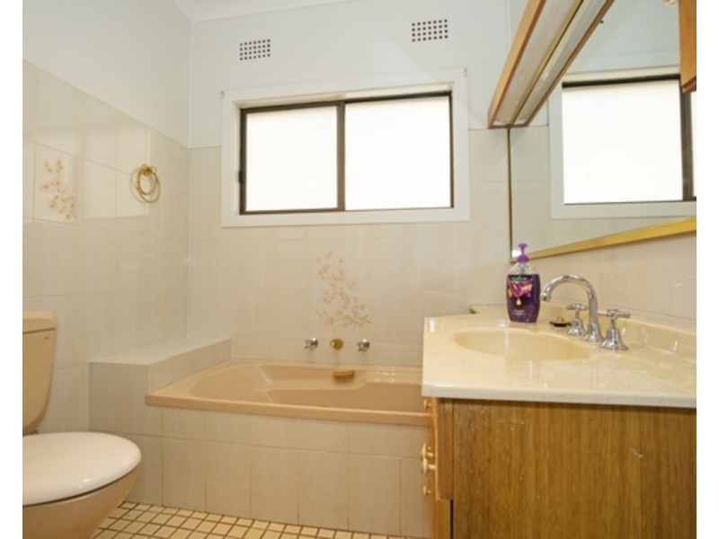 10 Treatt Avenue, Padstow NSW 2211