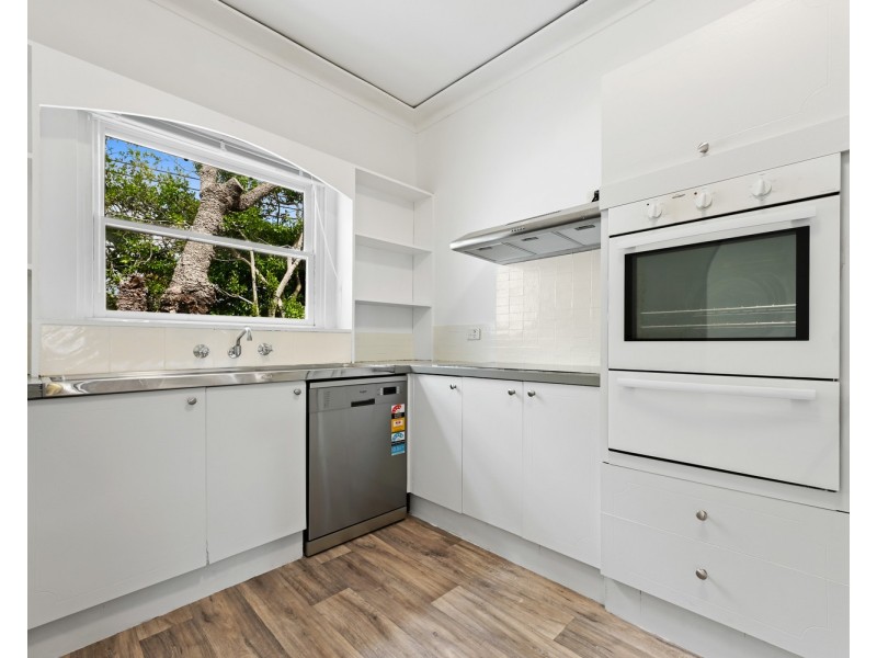 909 Henry Lawson Drive, Picnic Point NSW 2213