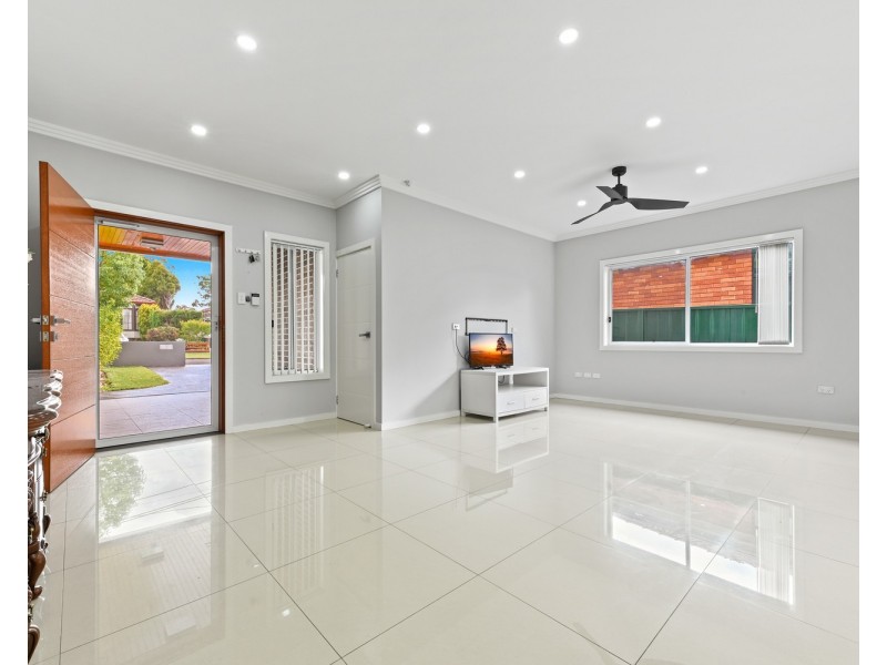 1 Harford Avenue, East Hills NSW 2213