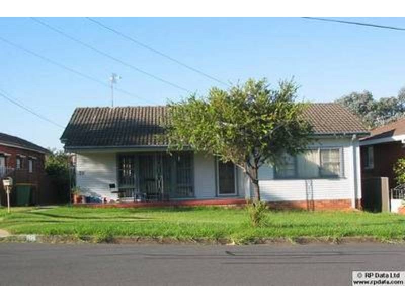 38 Gowland Parade, Panania NSW 2213