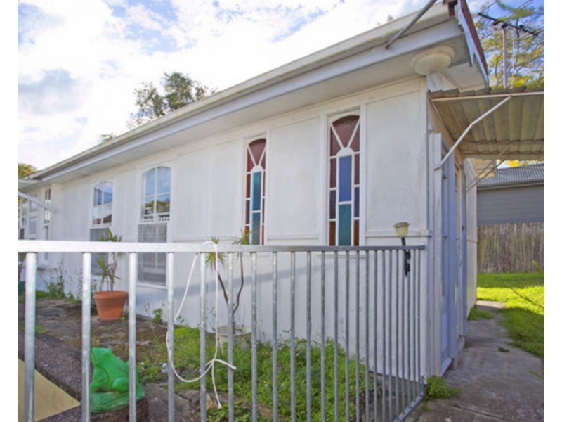 26 Doris Street, Picnic Point NSW 2213