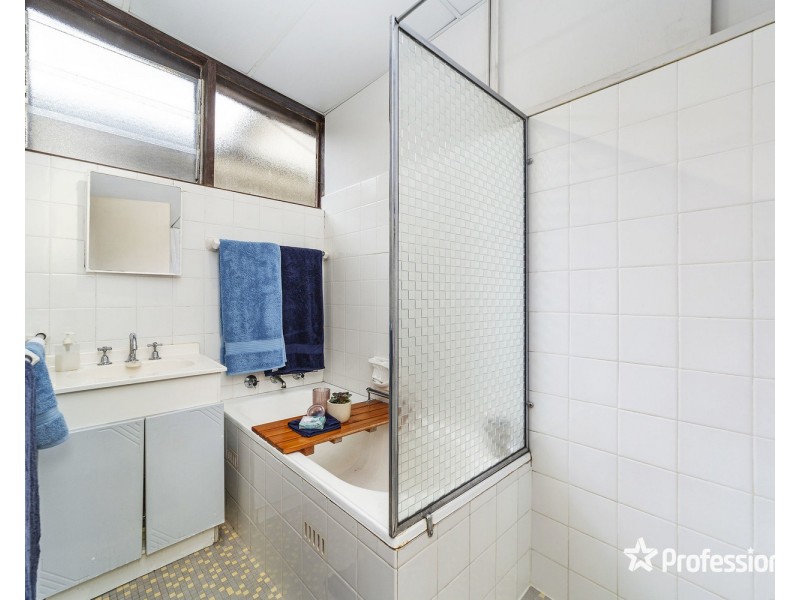 579 Henry Lawson Drive, East Hills NSW 2213
