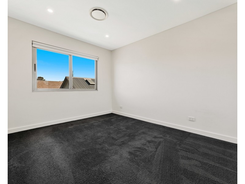 27 Taloma Street, Picnic Point NSW 2213