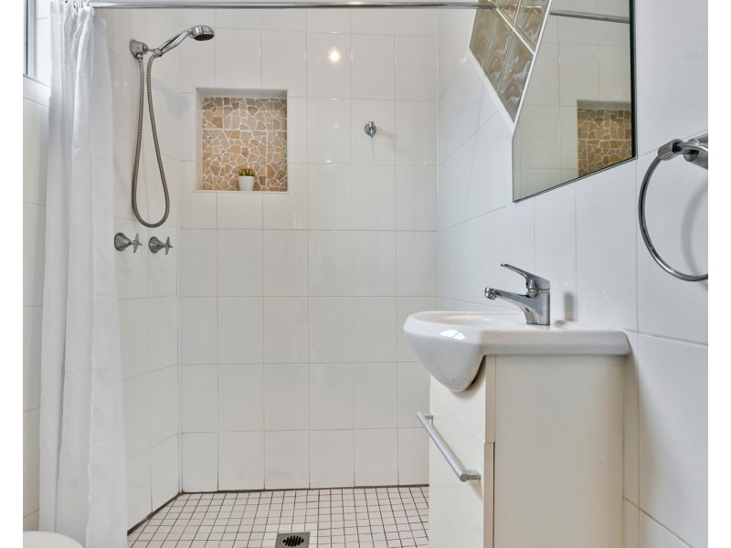 2 Thomas Street, Picnic Point NSW 2213