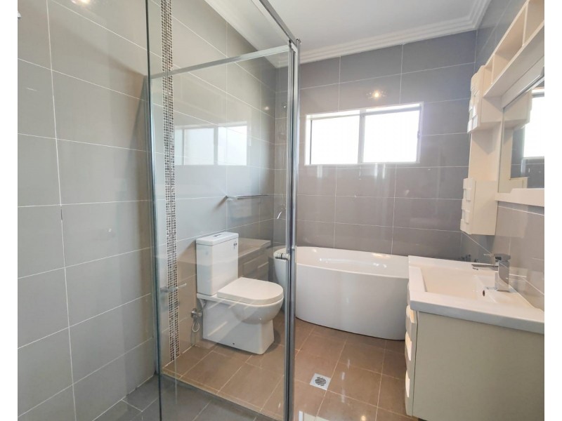 1B Tallawarra Avenue, Padstow NSW 2211