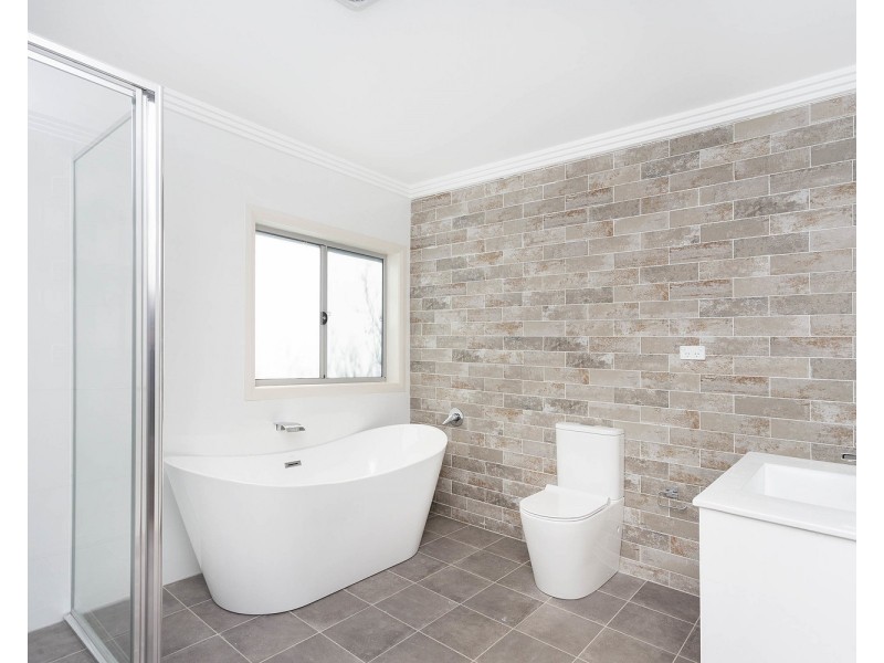 8A Monie Avenue, East Hills NSW 2213