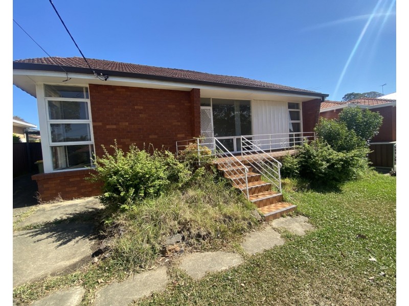 11 Woodburn Street, Panania NSW 2213