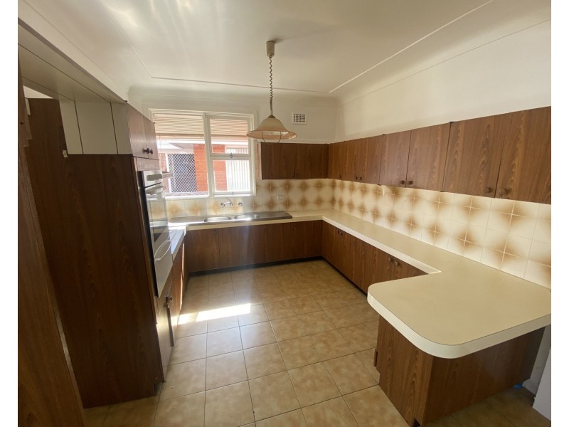 11 Woodburn Street, Panania NSW 2213