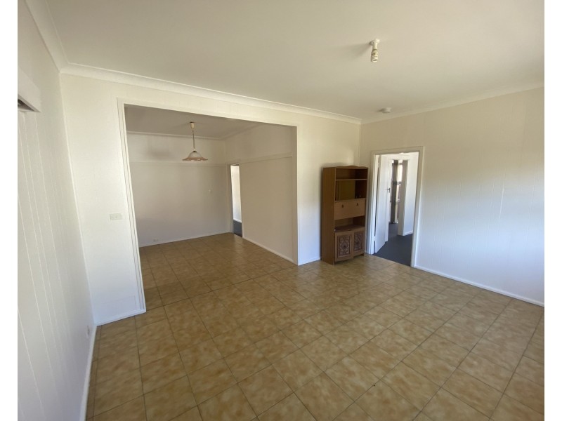 11 Woodburn Street, Panania NSW 2213