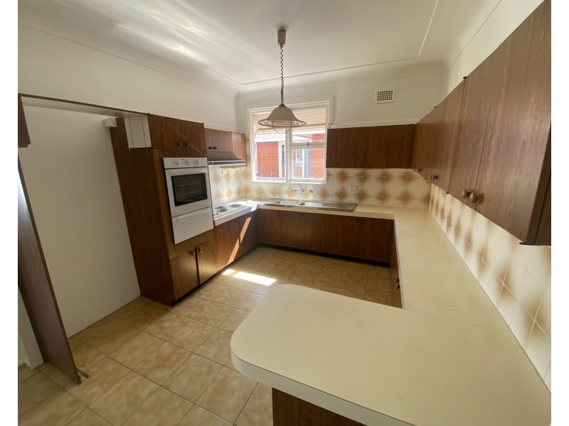 11 Woodburn Street, Panania NSW 2213