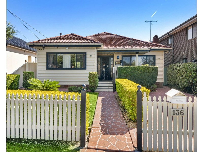 136 Arab Road, Padstow NSW 2211