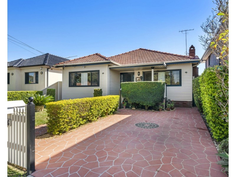 136 Arab Road, Padstow NSW 2211