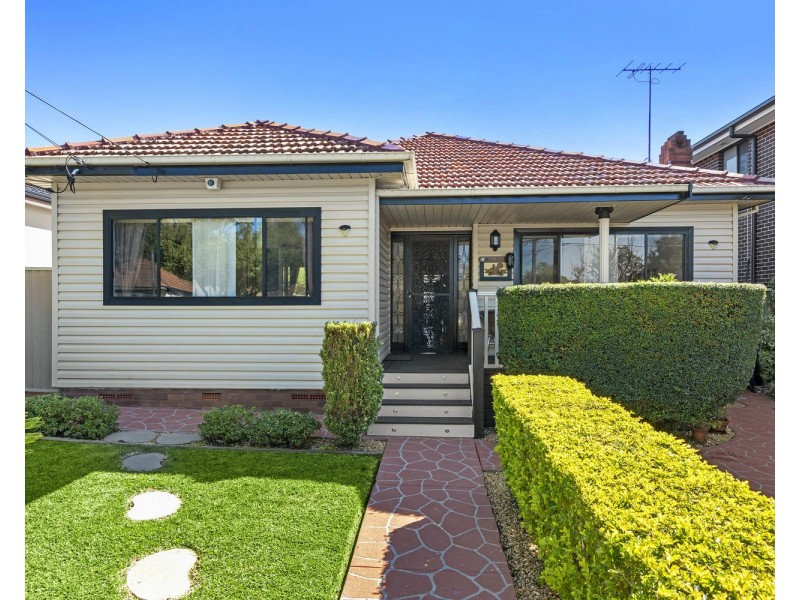 136 Arab Road, Padstow NSW 2211