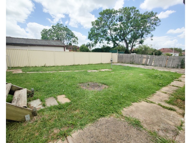 33 Presland Avenue, Revesby NSW 2212