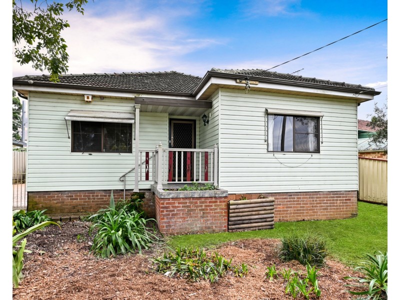 1 Wyreema Avenue, Padstow NSW 2211