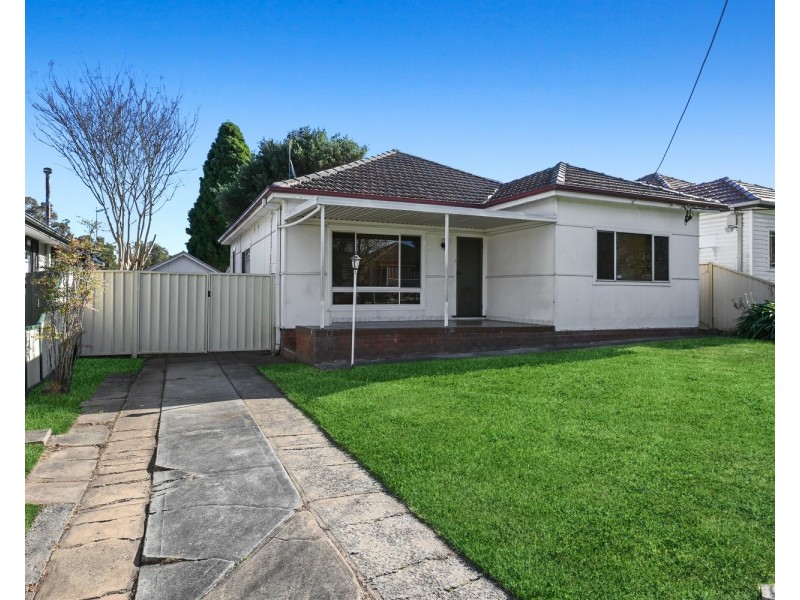 4 Snowsill Avenue, Revesby NSW 2212