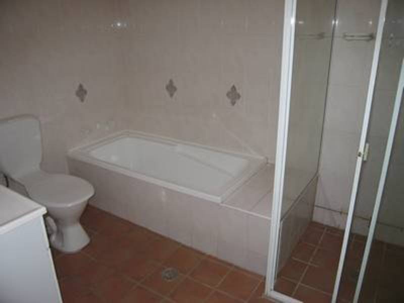 2A/2 Victoria Street, Revesby NSW 2212