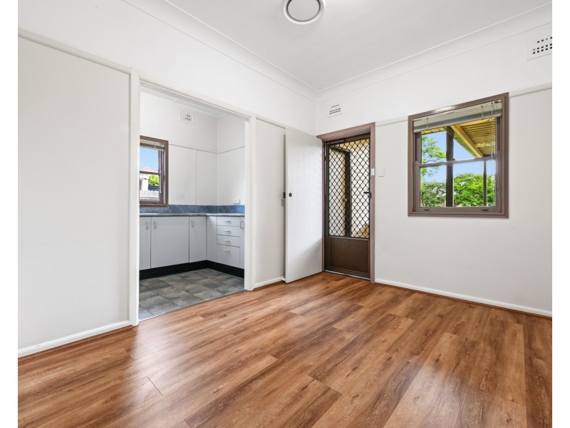 7 Burtenshaw Avenue, Panania NSW 2213