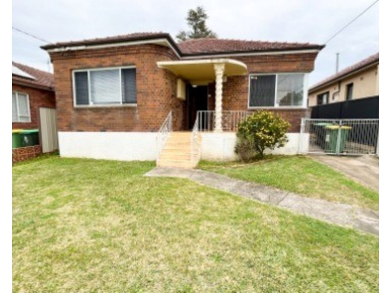 8 Lesley Avenue, Revesby NSW 2212