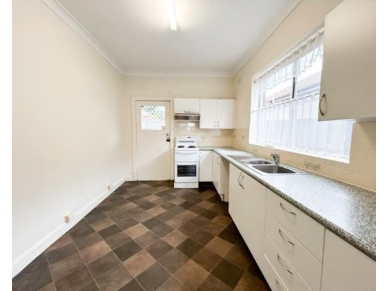 8 Lesley Avenue, Revesby NSW 2212