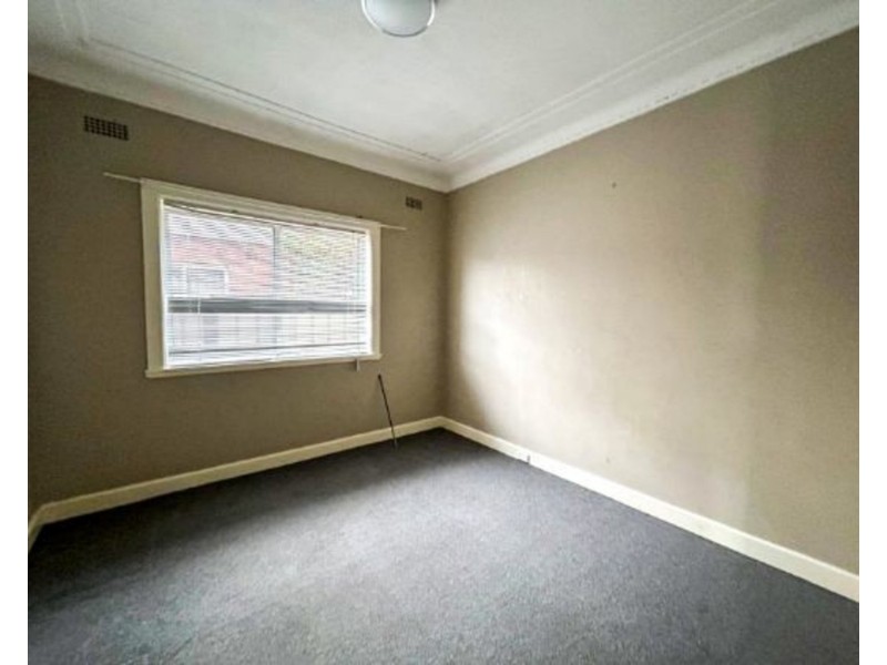 8 Lesley Avenue, Revesby NSW 2212