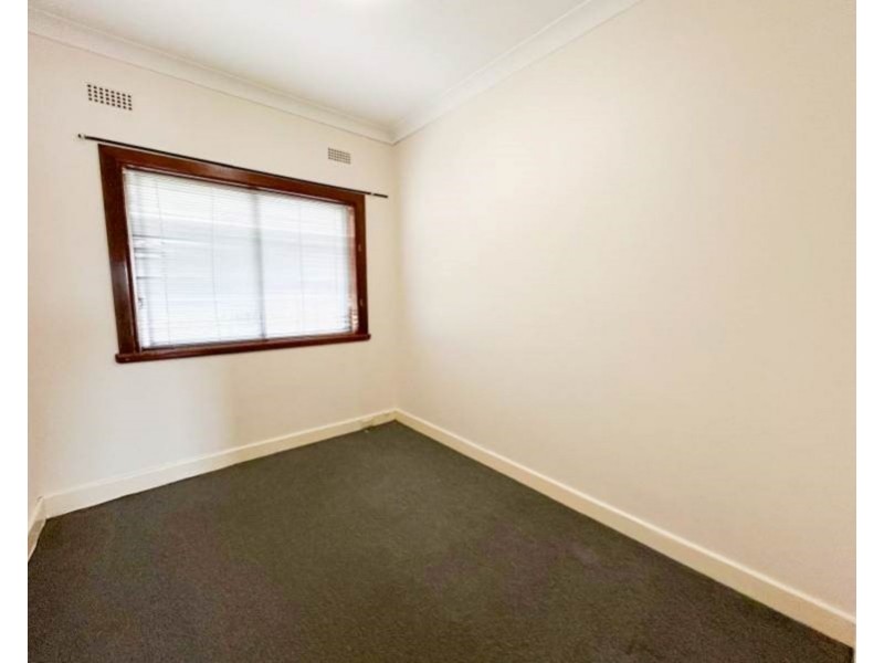 8 Lesley Avenue, Revesby NSW 2212