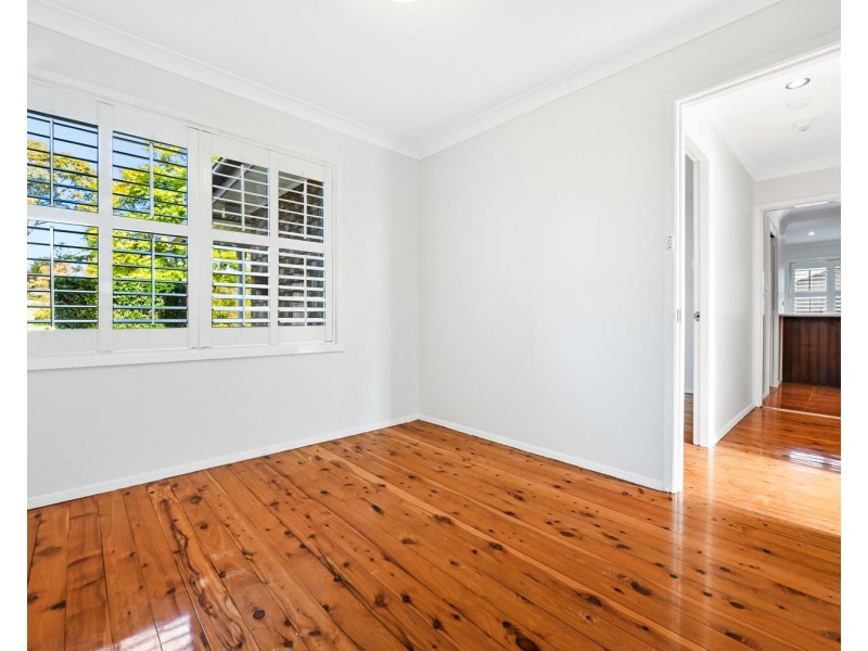 6 Harrow Road, Glenfield NSW 2167