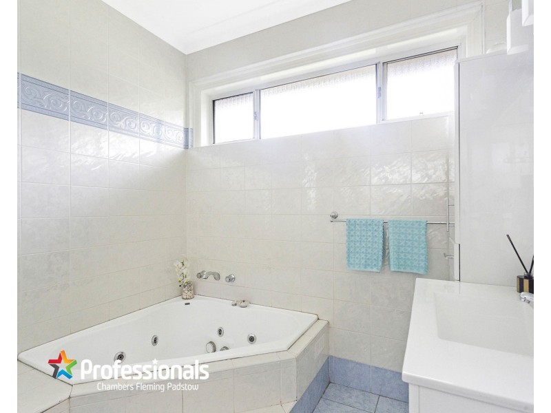 553 Henry Lawson Drive, Milperra NSW 2214