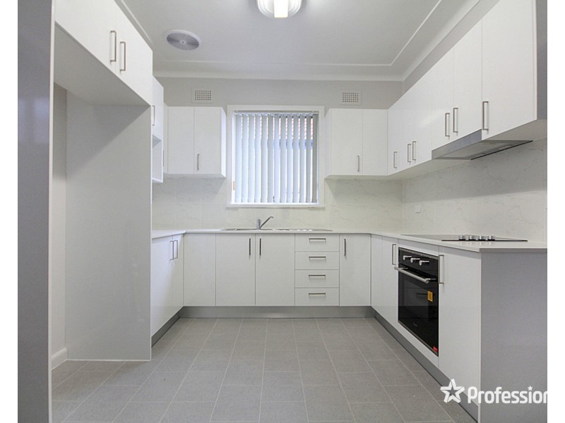 4 Fifth Avenue, Condell Park NSW 2200