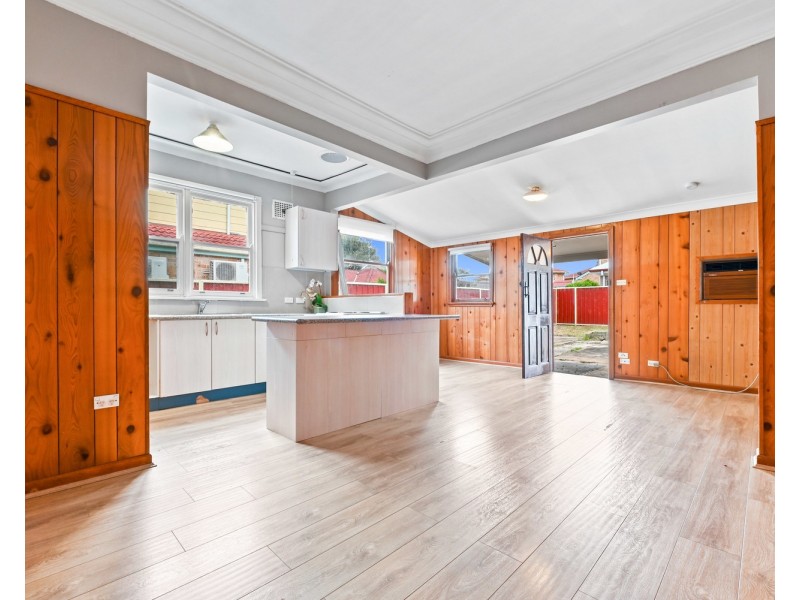 4 Lehn Road, East Hills NSW 2213