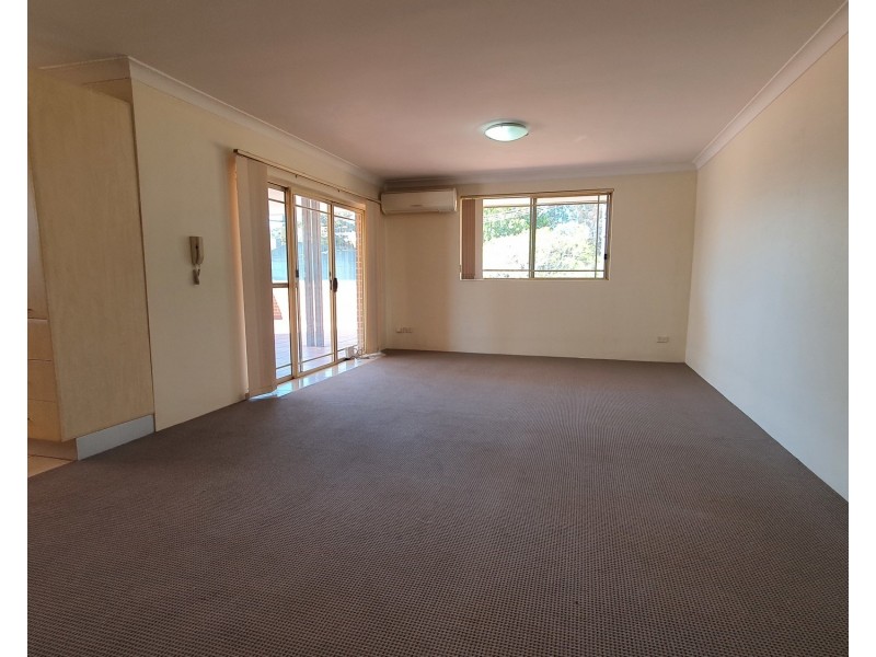 9/49 Maclaurin Avenue, East Hills NSW 2213