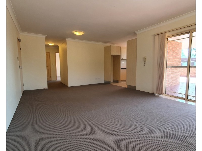 9/49 Maclaurin Avenue, East Hills NSW 2213