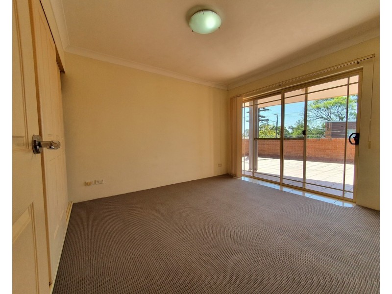 9/49 Maclaurin Avenue, East Hills NSW 2213