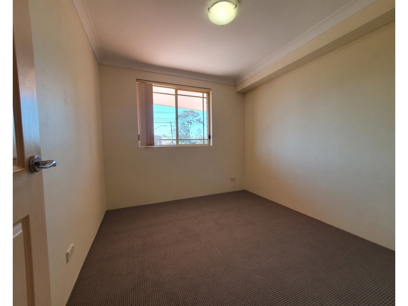 9/49 Maclaurin Avenue, East Hills NSW 2213