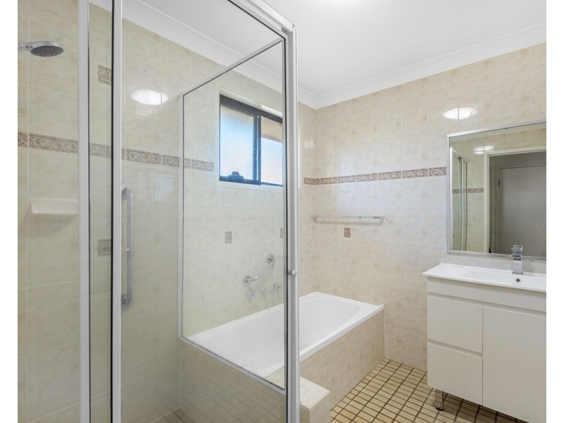 11/65 Fuchsia Crescent, Macquarie Fields NSW 2564