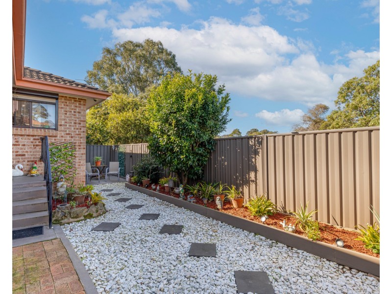 11/65 Fuchsia Crescent, Macquarie Fields NSW 2564