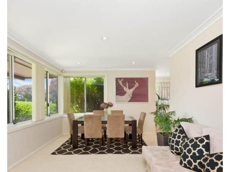 4 Apex Avenue, Picnic Point NSW 2213