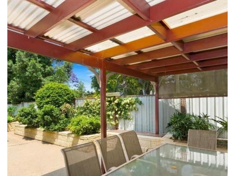 4 Apex Avenue, Picnic Point NSW 2213