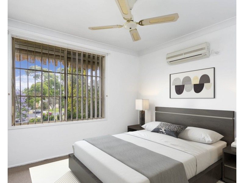 5 Peerless Close, Ingleburn NSW 2565