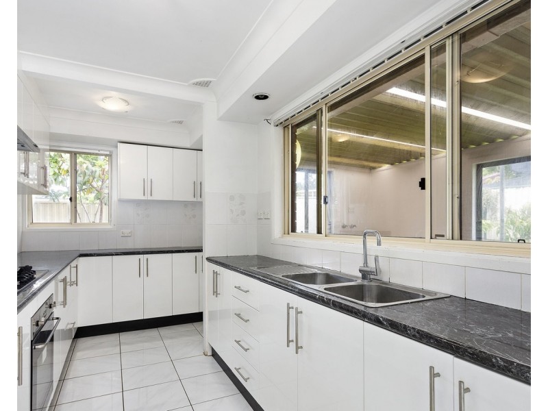 5 Peerless Close, Ingleburn NSW 2565