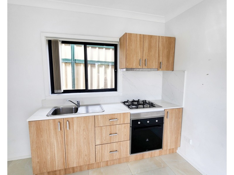 5 Peerless Close, Ingleburn NSW 2565