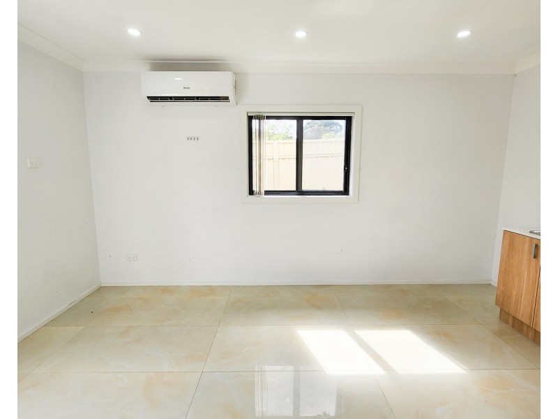 5 Peerless Close, Ingleburn NSW 2565