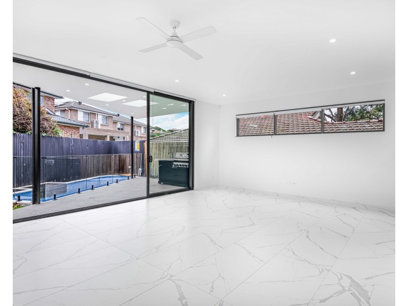 7A Samoa Avenue, Picnic Point NSW 2213