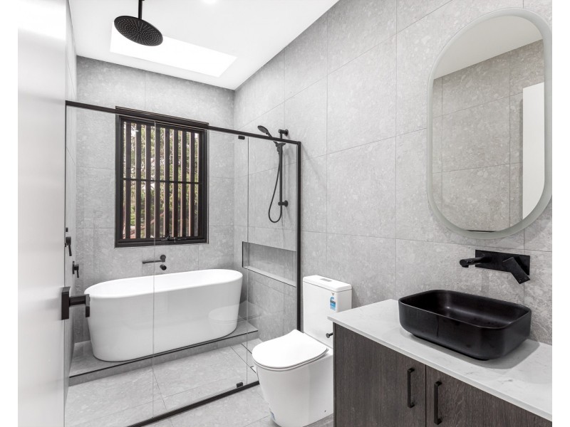 7A Samoa Avenue, Picnic Point NSW 2213