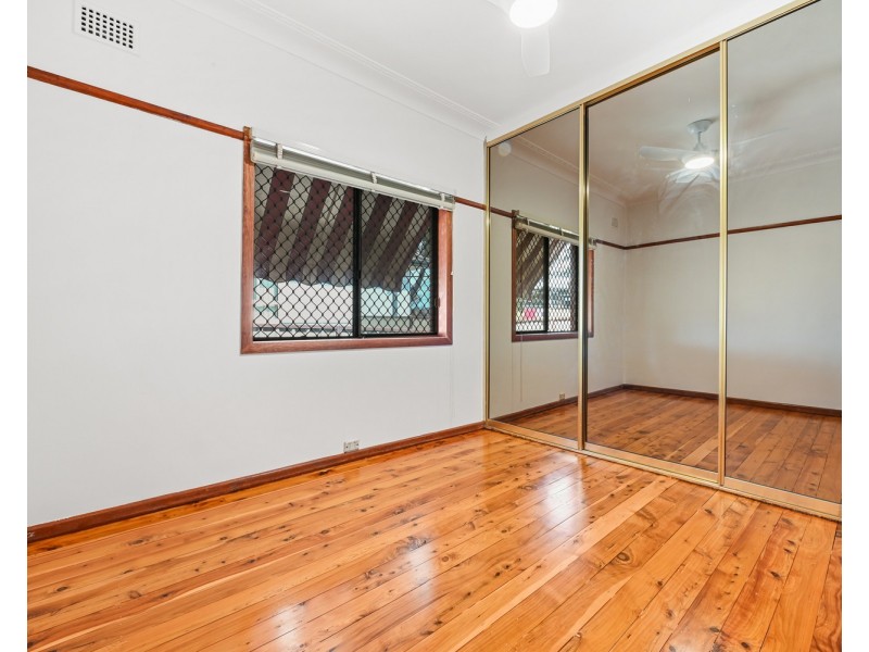 33 Horsley Road, Panania NSW 2213