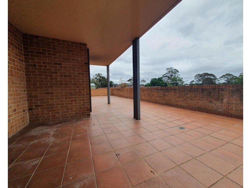2/49 Maclaurin Avenue, East Hills NSW 2213