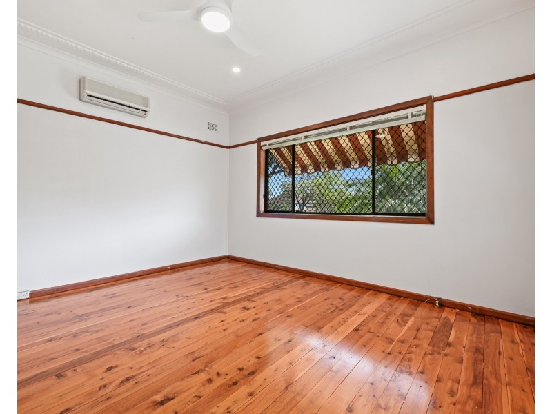 33 Horsley Rd, Revesby NSW 2212