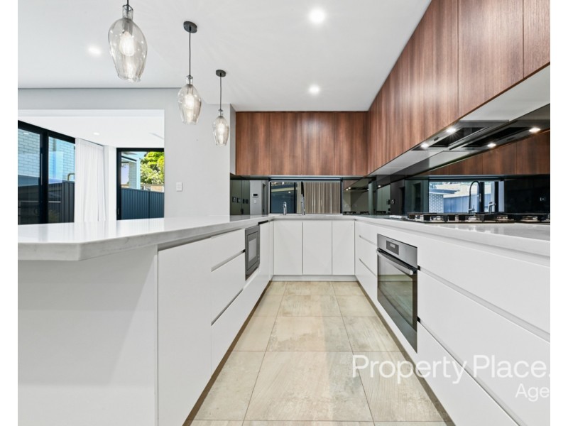 21 Thomas Street, Picnic Point NSW 2213